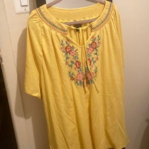 Lane Bryant yellow 26/28 cotton short sleeve with embroidered floral neckline